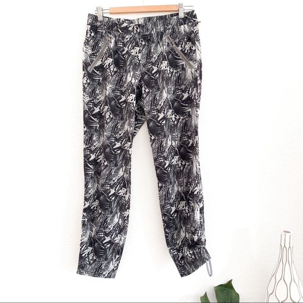 Athleta Women's Tropical print Casual Pants Size 10